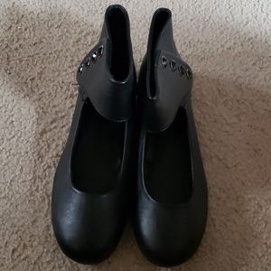 Womens flat size 11 black